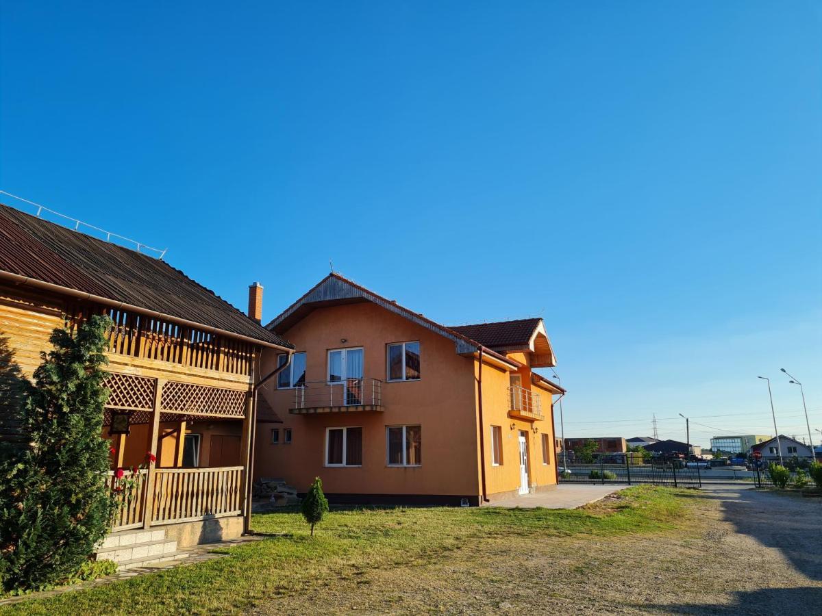 Hotel Pensiunea Sanziana à Oradea Extérieur photo